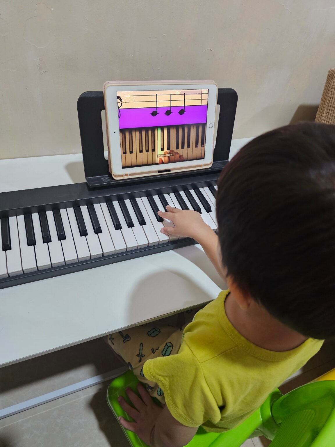 T's first time using simply piano.